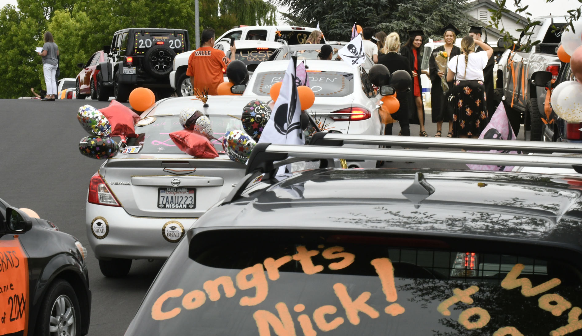 060520 SYVHS grad parade 27.jpg